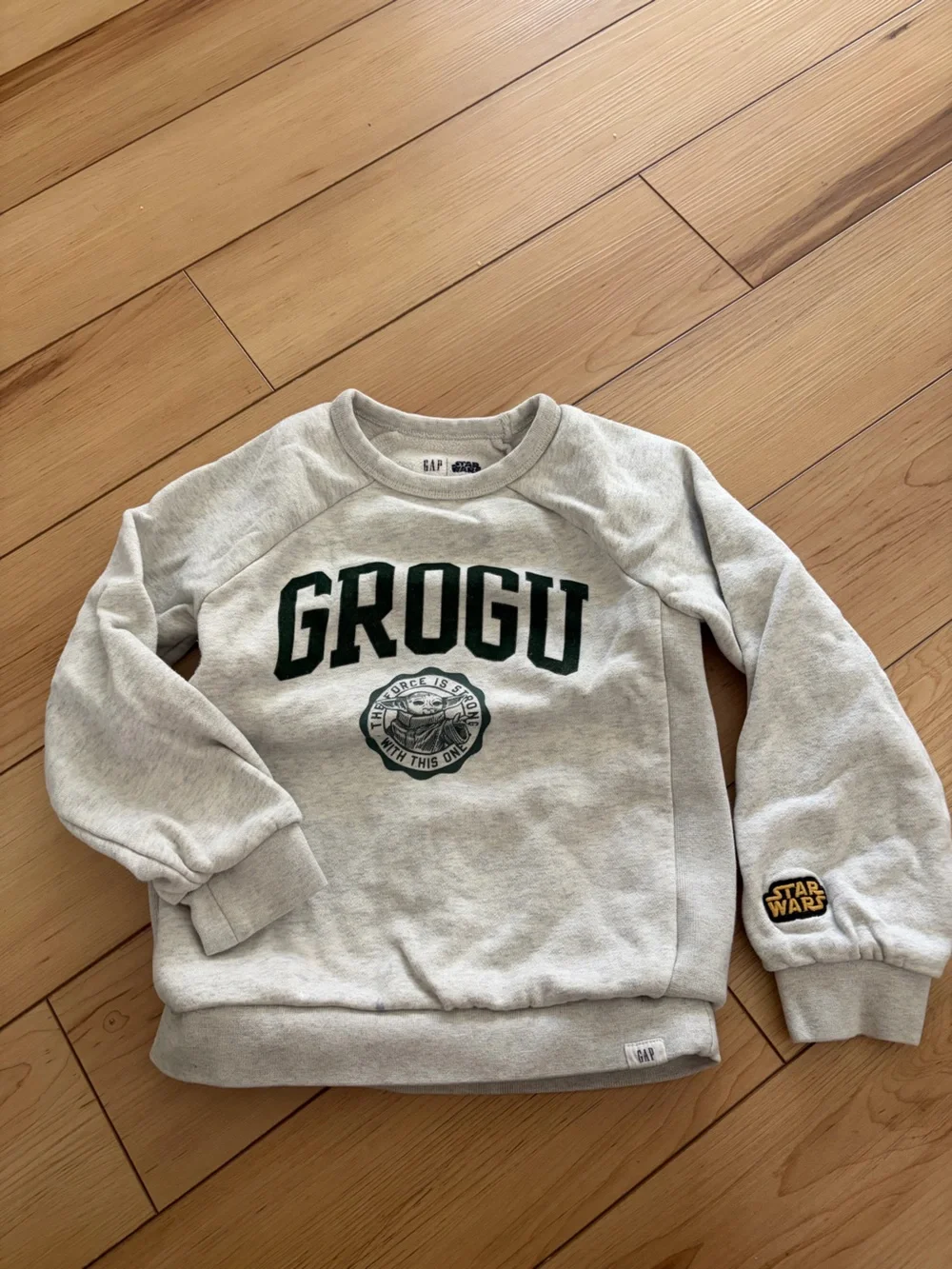 GAP Kids Light Gray Star Wars Grogu Graphic Crew Sweatshirt